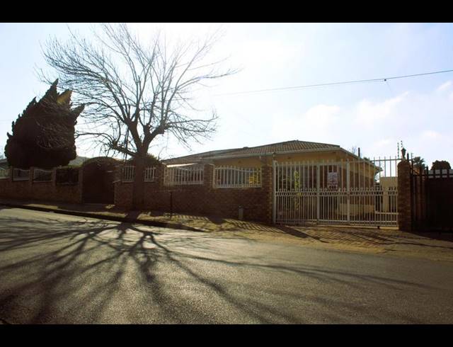 5 BEDROOM HOUSE FOR SALE IN PRIMROSE